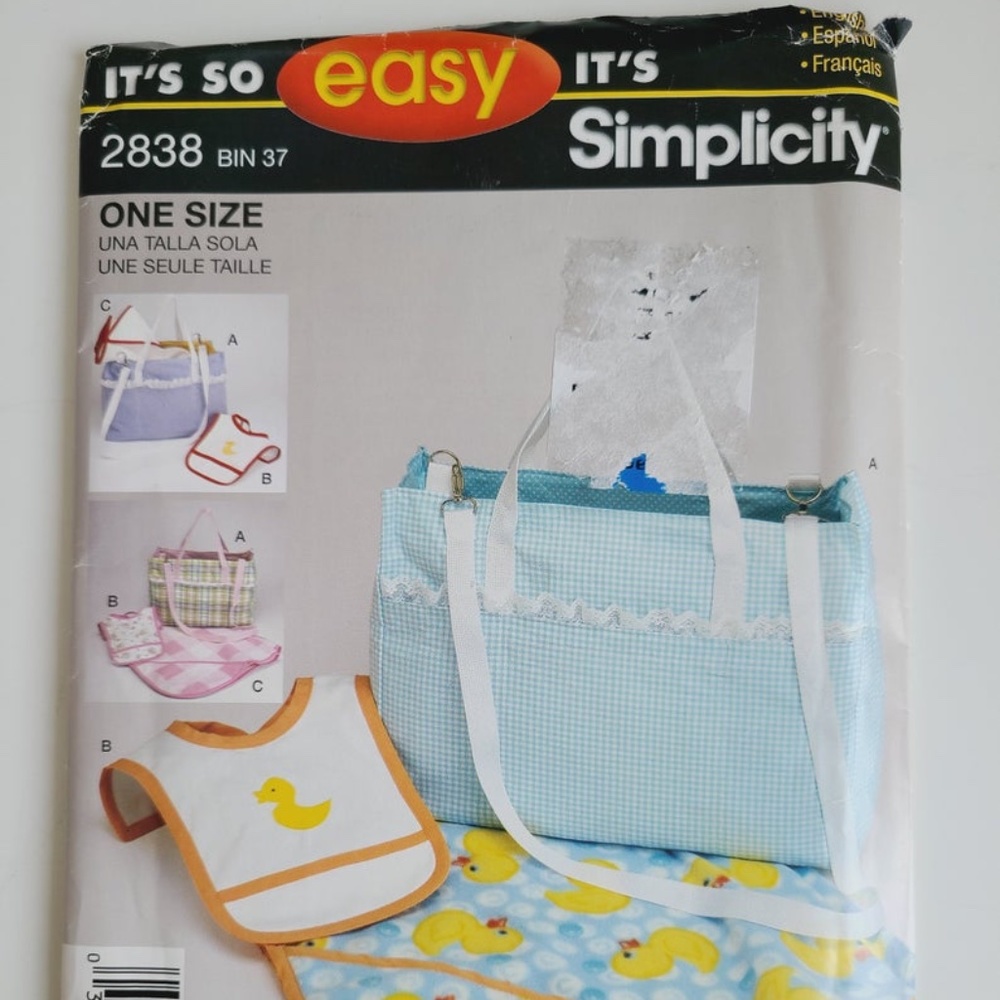 Simplicity Pattern 2838 Diaper Bag, Bib, Blanket
